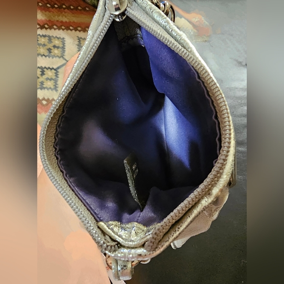 Coach Poppy Silver Wristlet EUC - Picture 13 of 16